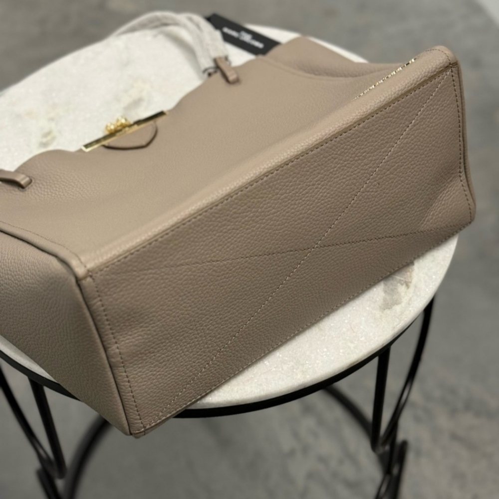 NWT Marc Jacob's Tote Bag in cement - Picture 3 of 15